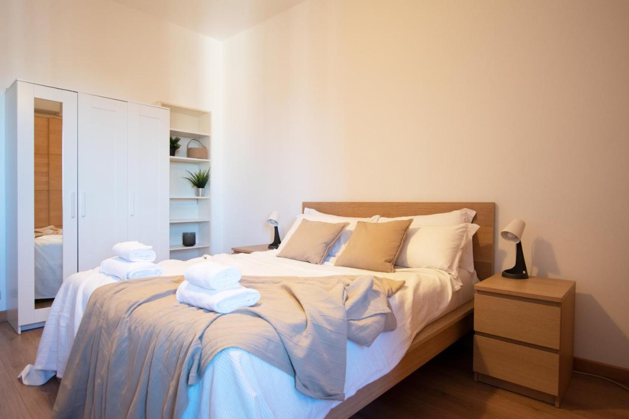 I Host Apartment - Sant'Agostino 7 ミラノ エクステリア 写真