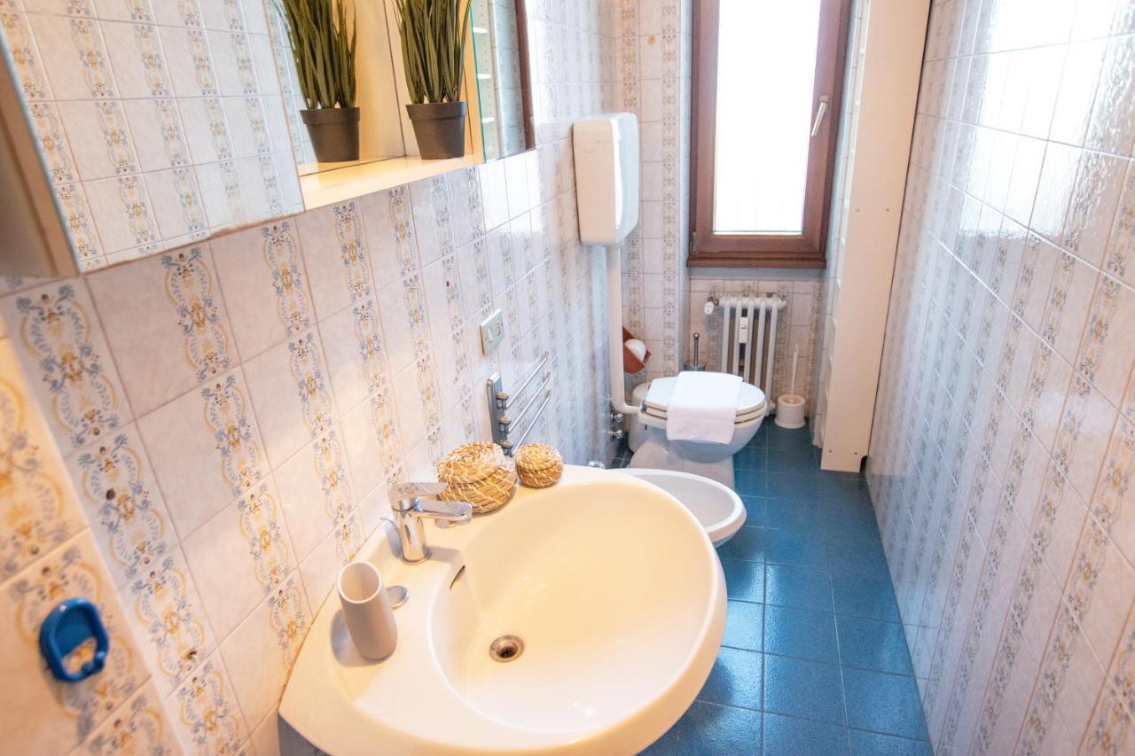 I Host Apartment - Sant'Agostino 7 ミラノ エクステリア 写真